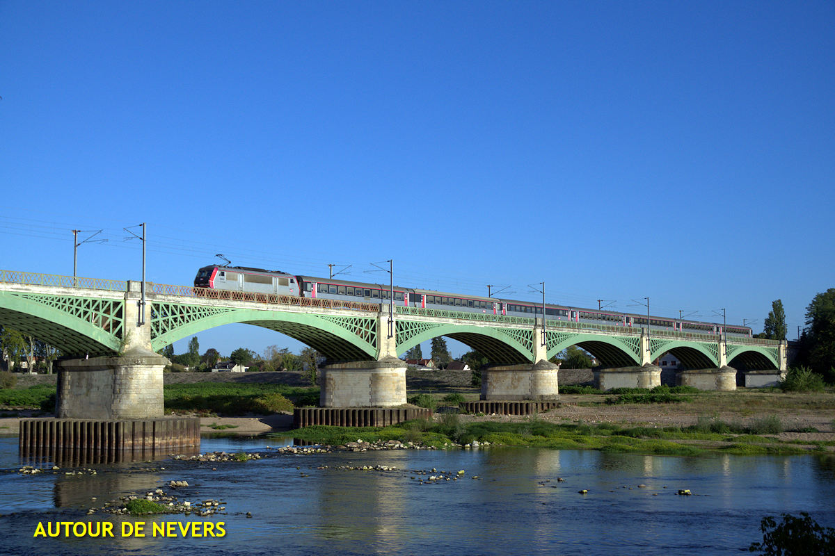 AUTOUR DE NEVERS