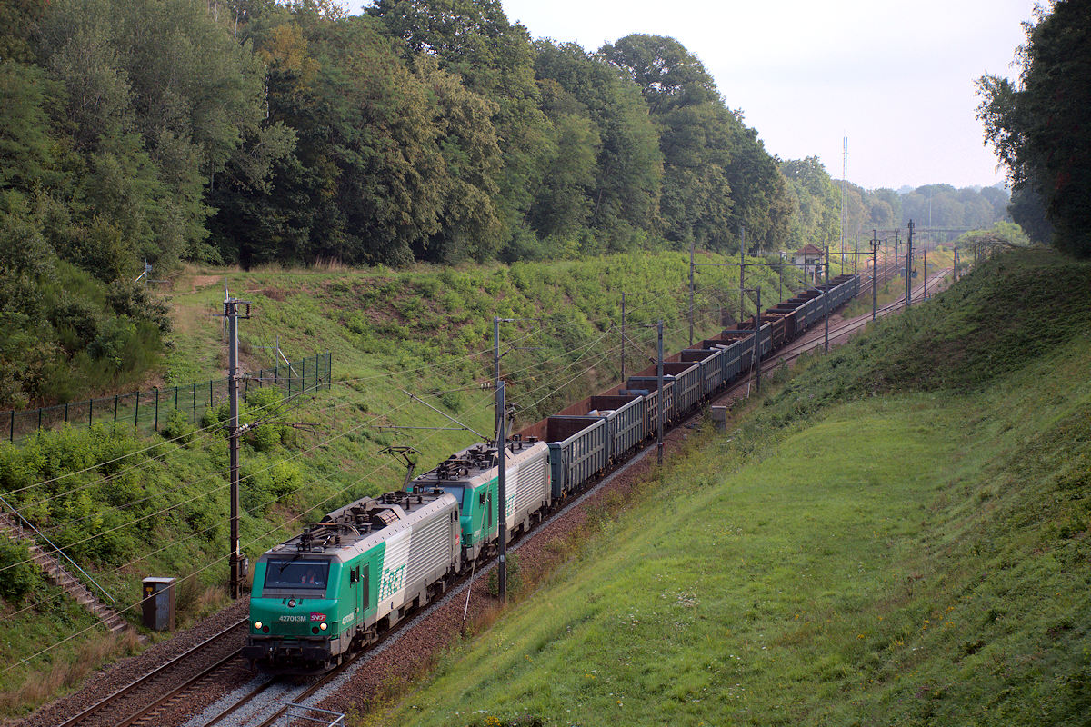 BB 27013M SNCF + BB 27040 SNCF