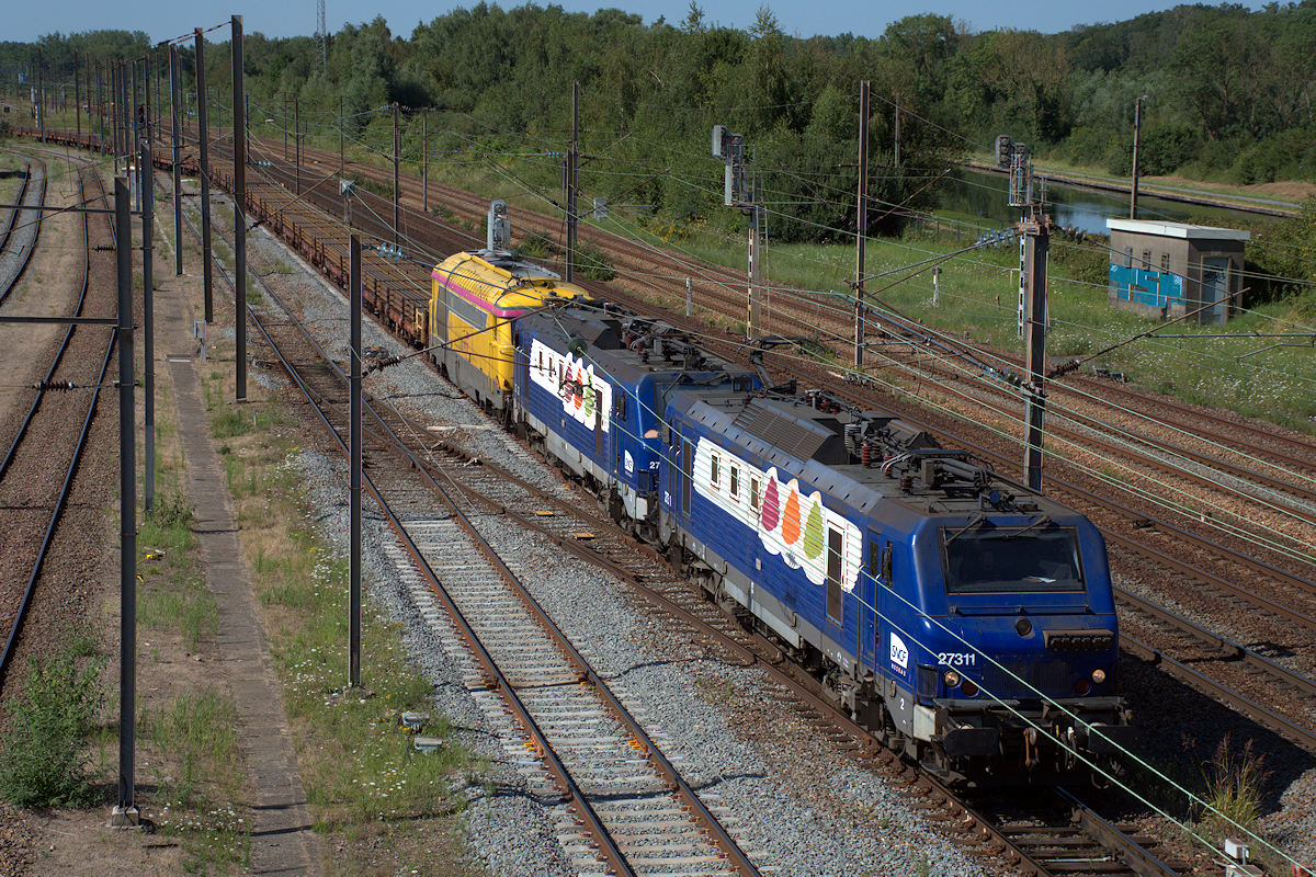 BB 27311 SNCF RÉSEAU + BB 27302 SNCF RÉSEAU + BB 67433 SNCF RÉSEAU