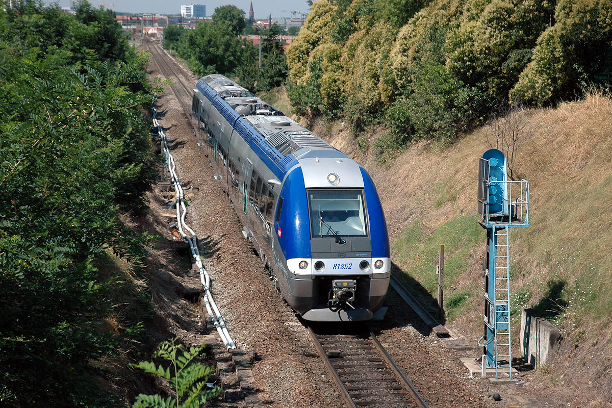 B 81852/B 81851 MIDI-PYRÉNÉES