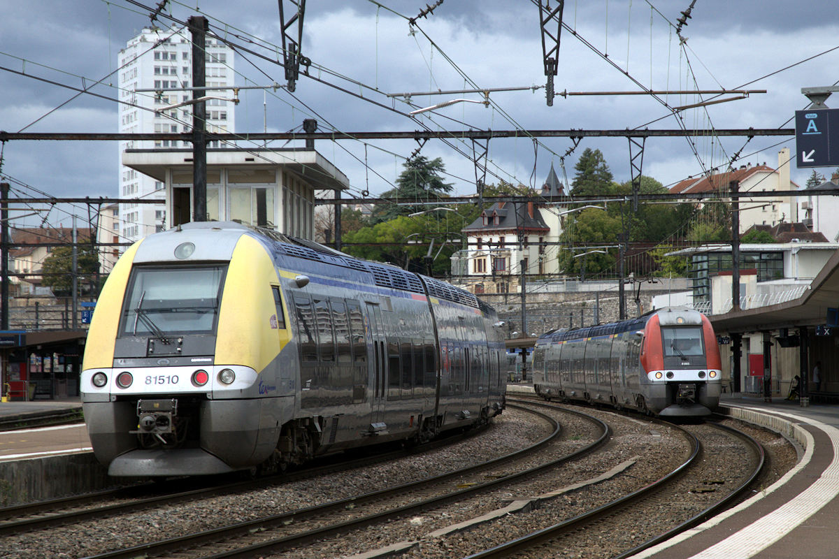 B 81510 / B 81509 BOURGOGNE-FRANCHE-COMTÉ • B 81863 / B 81864 BOURGOGNE-FRANCHE-COMTÉ