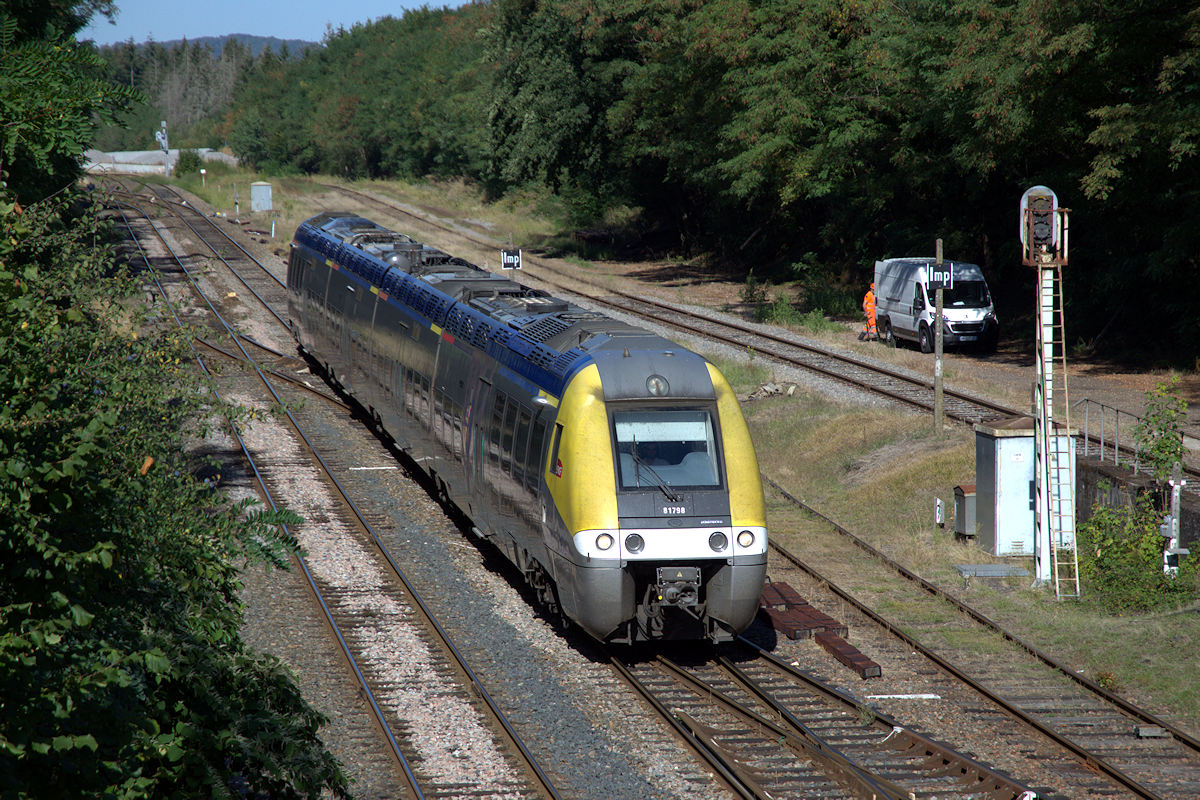 B 81798 / B 81797 BOURGOGNE-FRANCHE-COMTÉ