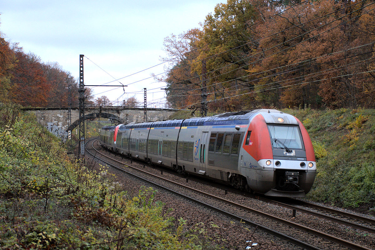 B 81795/B 81796 BOURGOGNE-FRANCHE-COMTÉ + B 81745/B 81746 BOURGOGNE-FRANCHE-COMTÉ