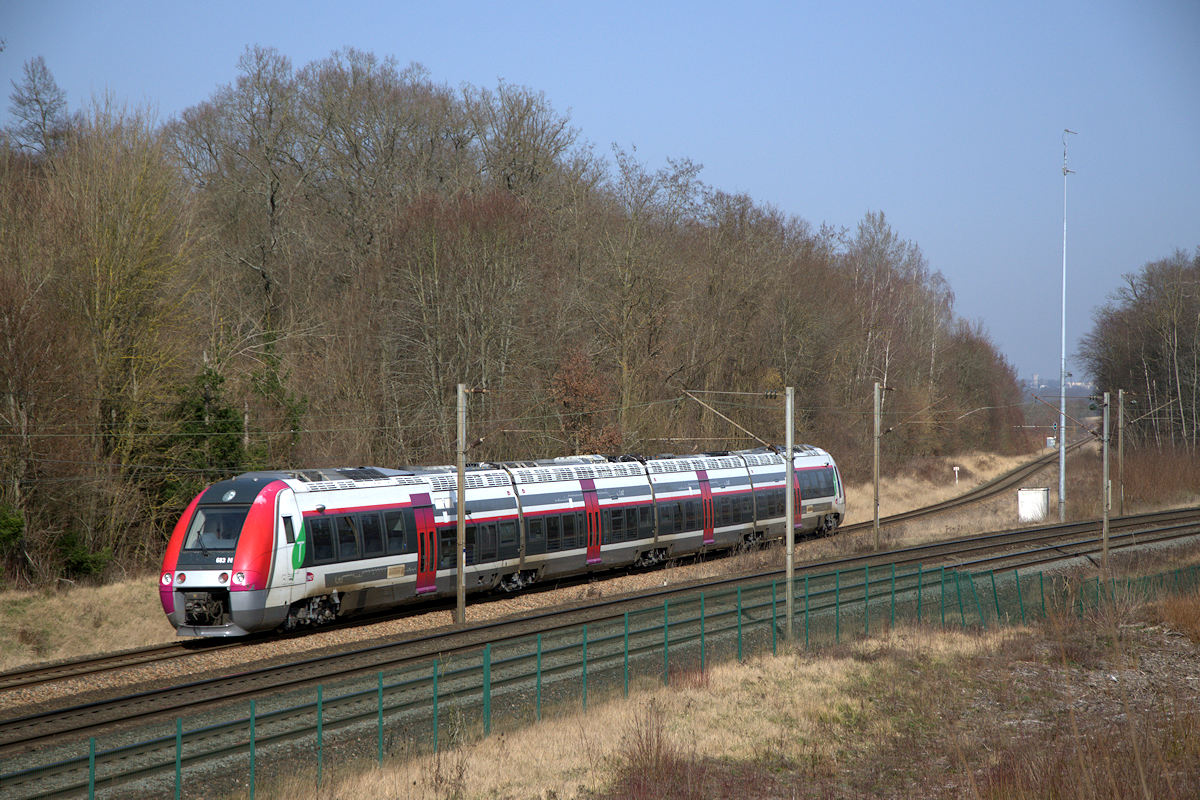 B 82683/684 683N ÎLE-DE-FRANCE