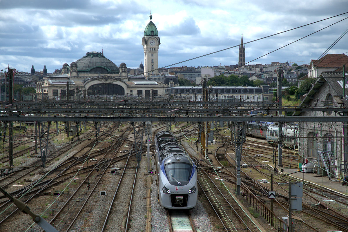 B 84675/676 M NOUVELLE-AQUITAINE