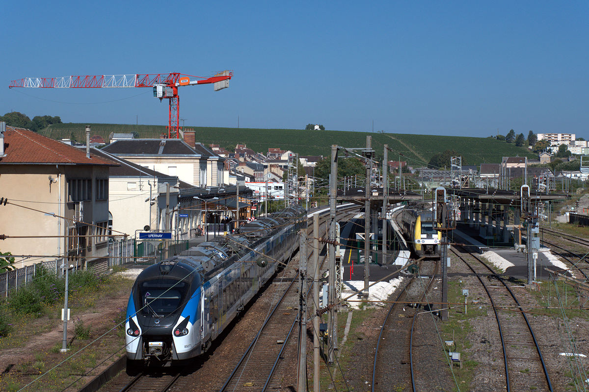 B 85077/B 85078 L GRAND EST
