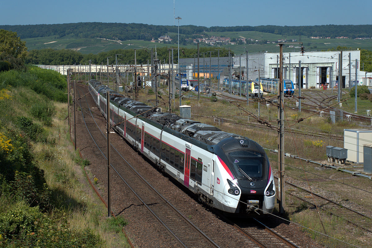 B 85071/B 85072 L GRAND EST