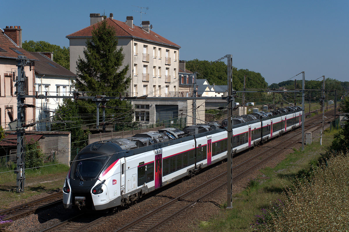 B 85037/B 85038 L GRAND EST