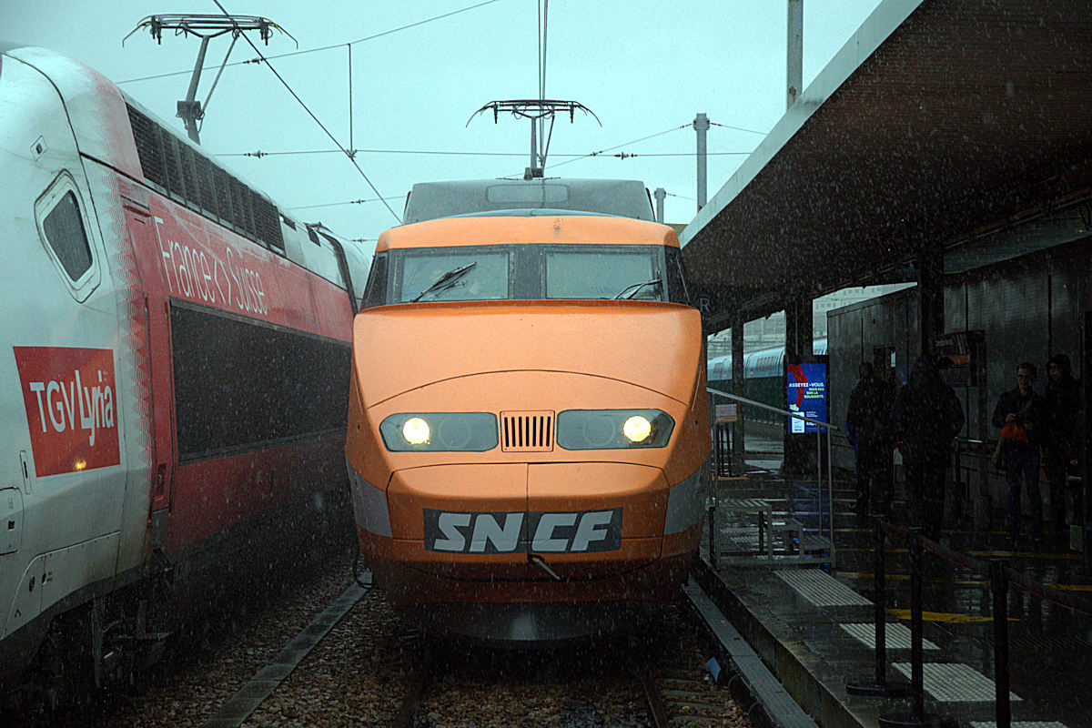 TGV 01 23001 / 23002 « CANNES »