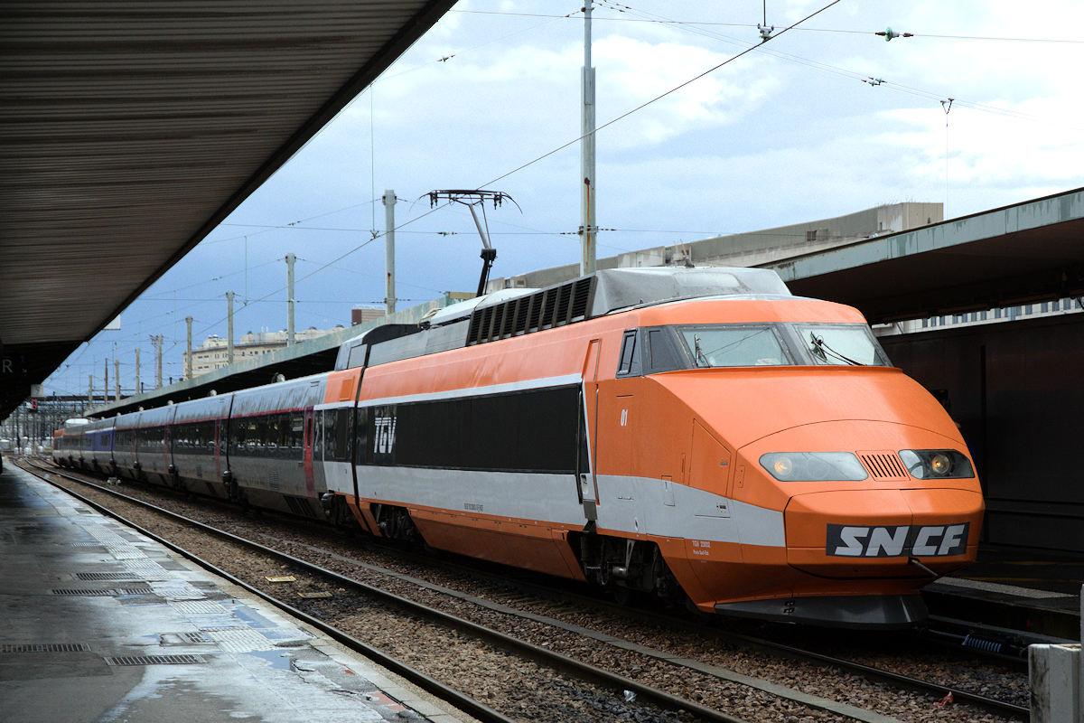 TGV 01 23001 / 23002 « CANNES »