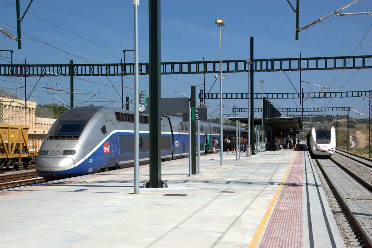 10:42 • CORRESPONDANCE SNCF-RENFE EN GARE DE FIGUERES-VILAFANT