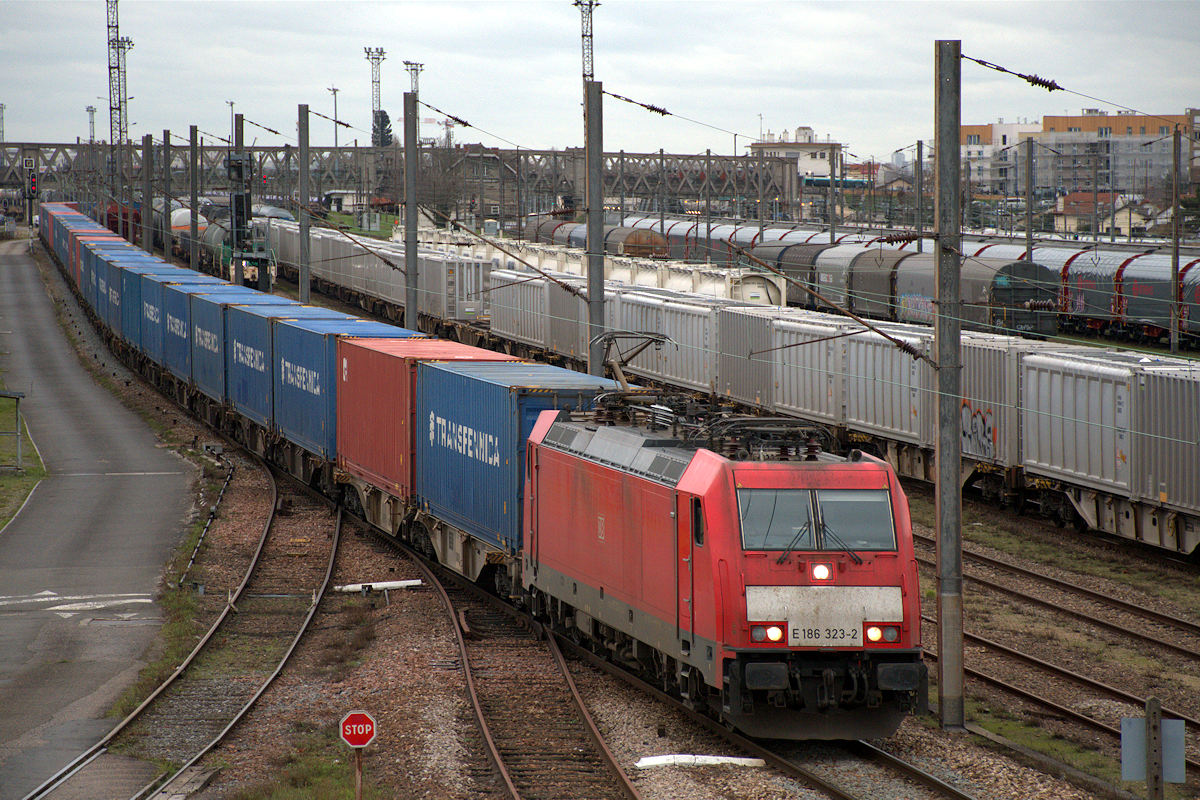 E 186 323-2 ECR (DB CARGO)