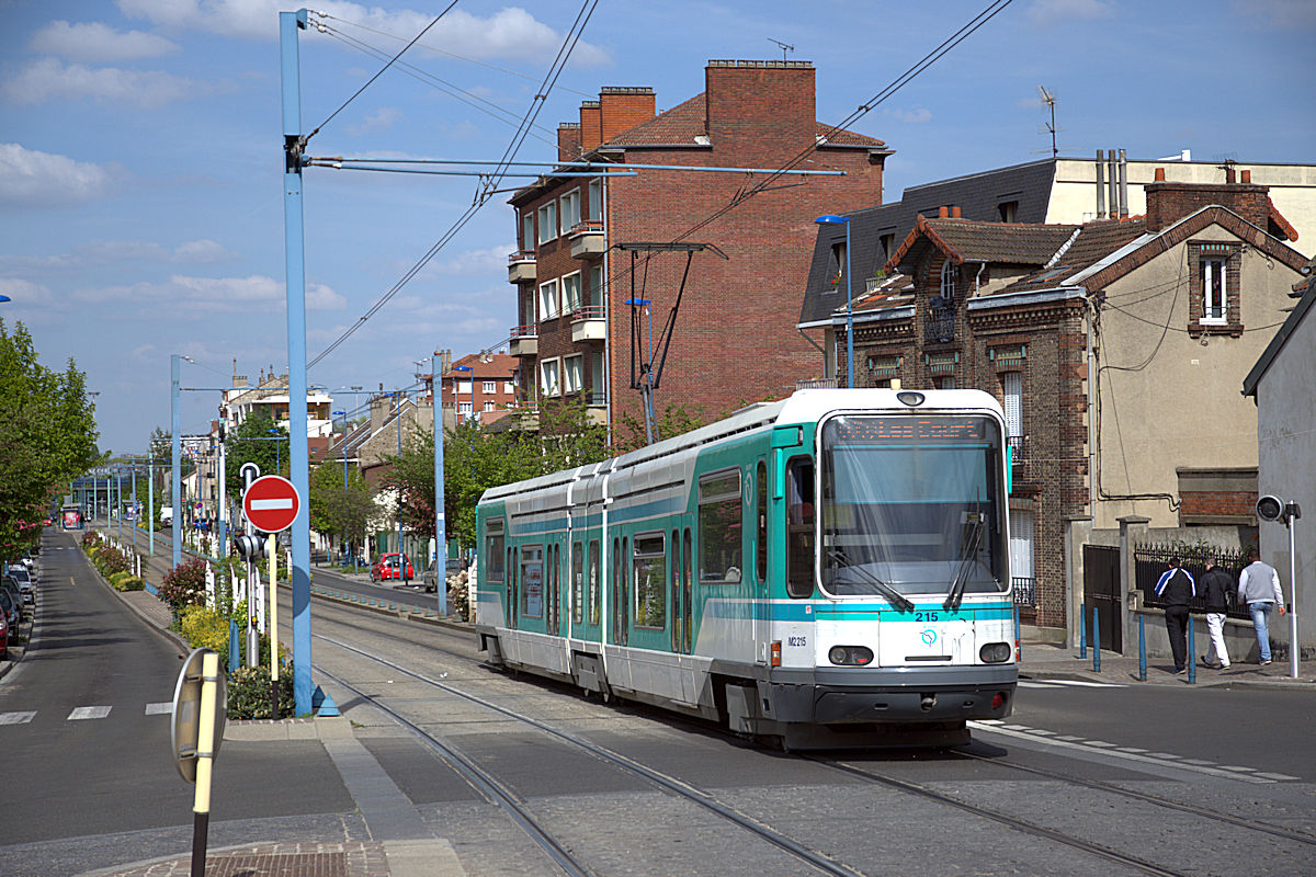 ÎLE DE FRANCE • TFS 215