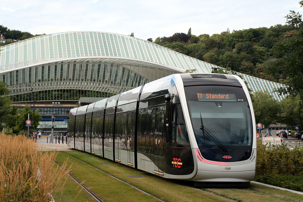 TRAMWAY LIGNE STANDARD - PLACE CORONMEUSE • CAF URBOS