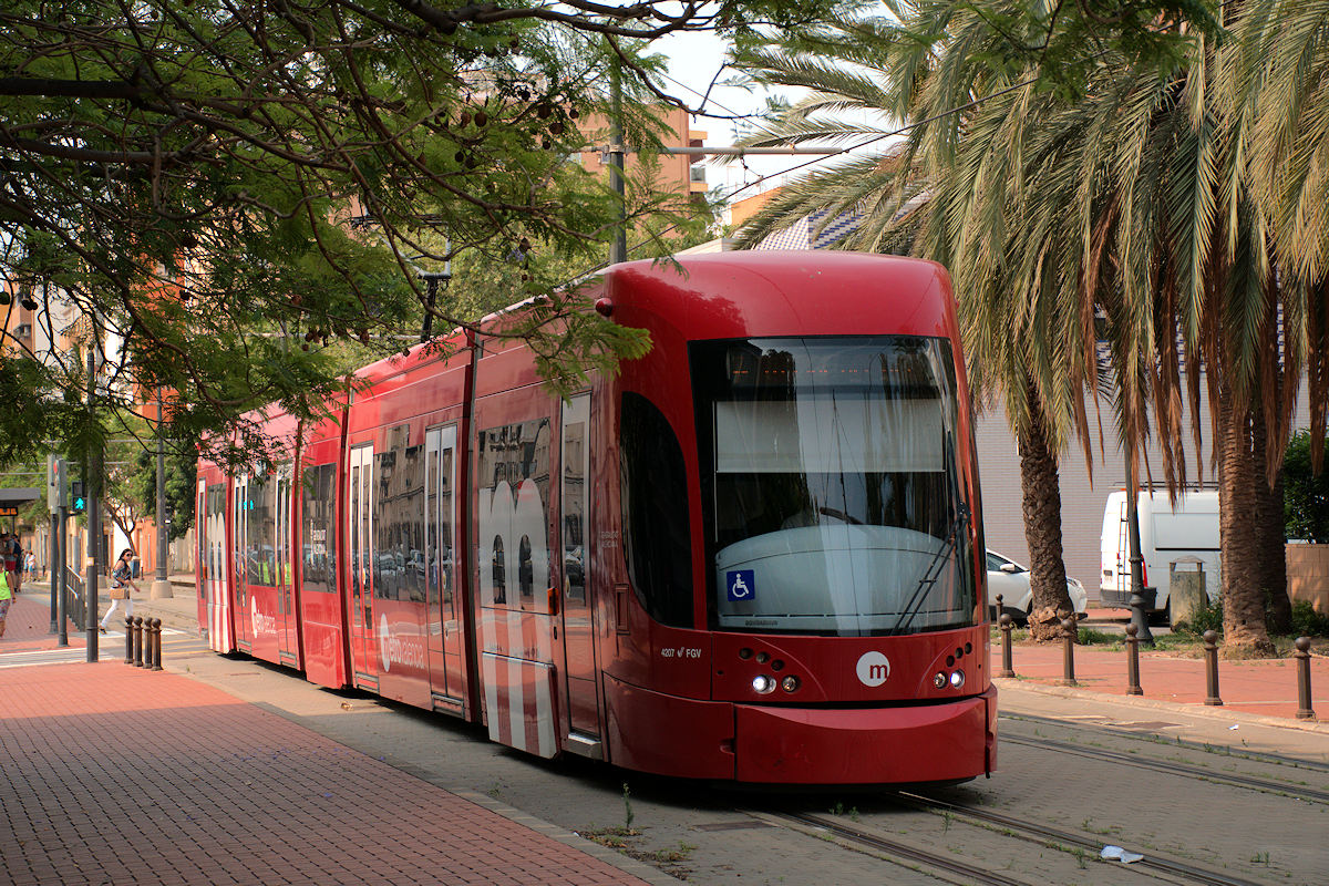 SÉRIE 4200 BOMBARDIER • 4207 • METROVALÈNCIA • LIGNE 6 • TOSSAL DEL REY <> MARÍTIM