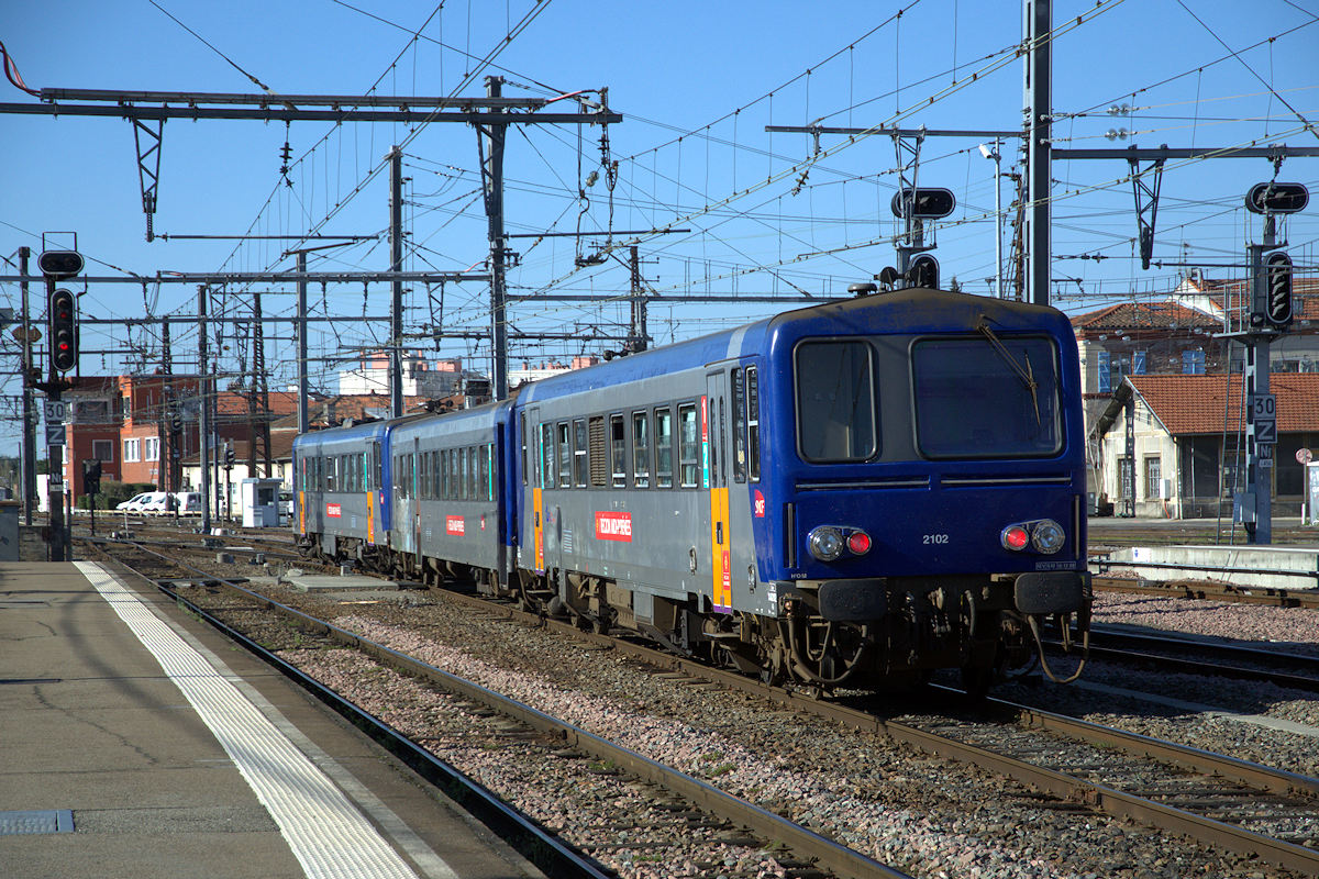 X 2102 MIDI-PYRÉNÉES + XR 96207 + X 2130 MIDI-PYRÉNÉES