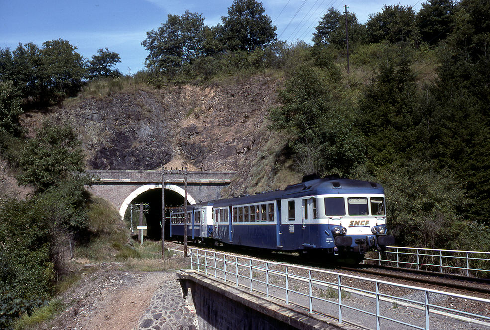 X 2884 • 7949 CLERMONT-FERRAND - TOULOUSE-MATABIAU