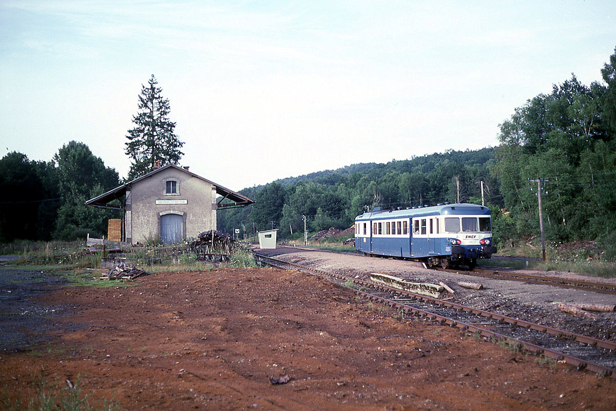 X 2800 - AURILLAC-BORT-LES-ORGUES