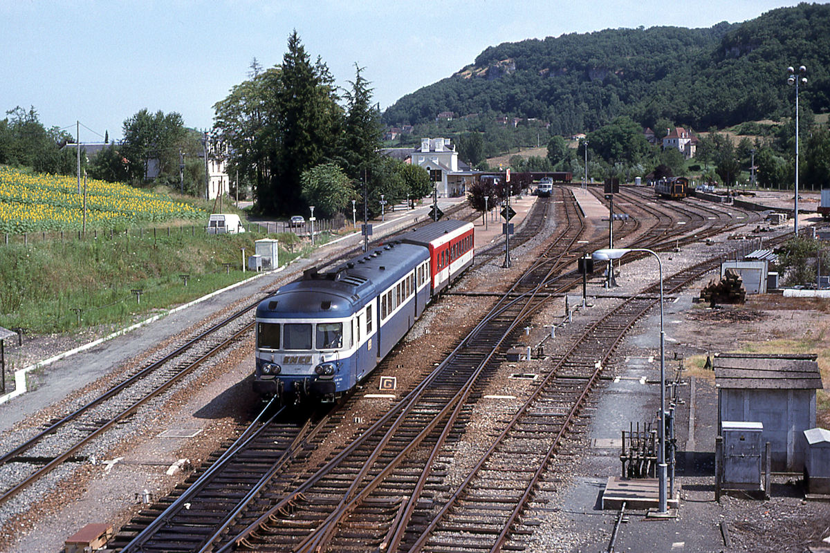 X 2851 - BRIVE-LA-GAILLARDE-RODEZ