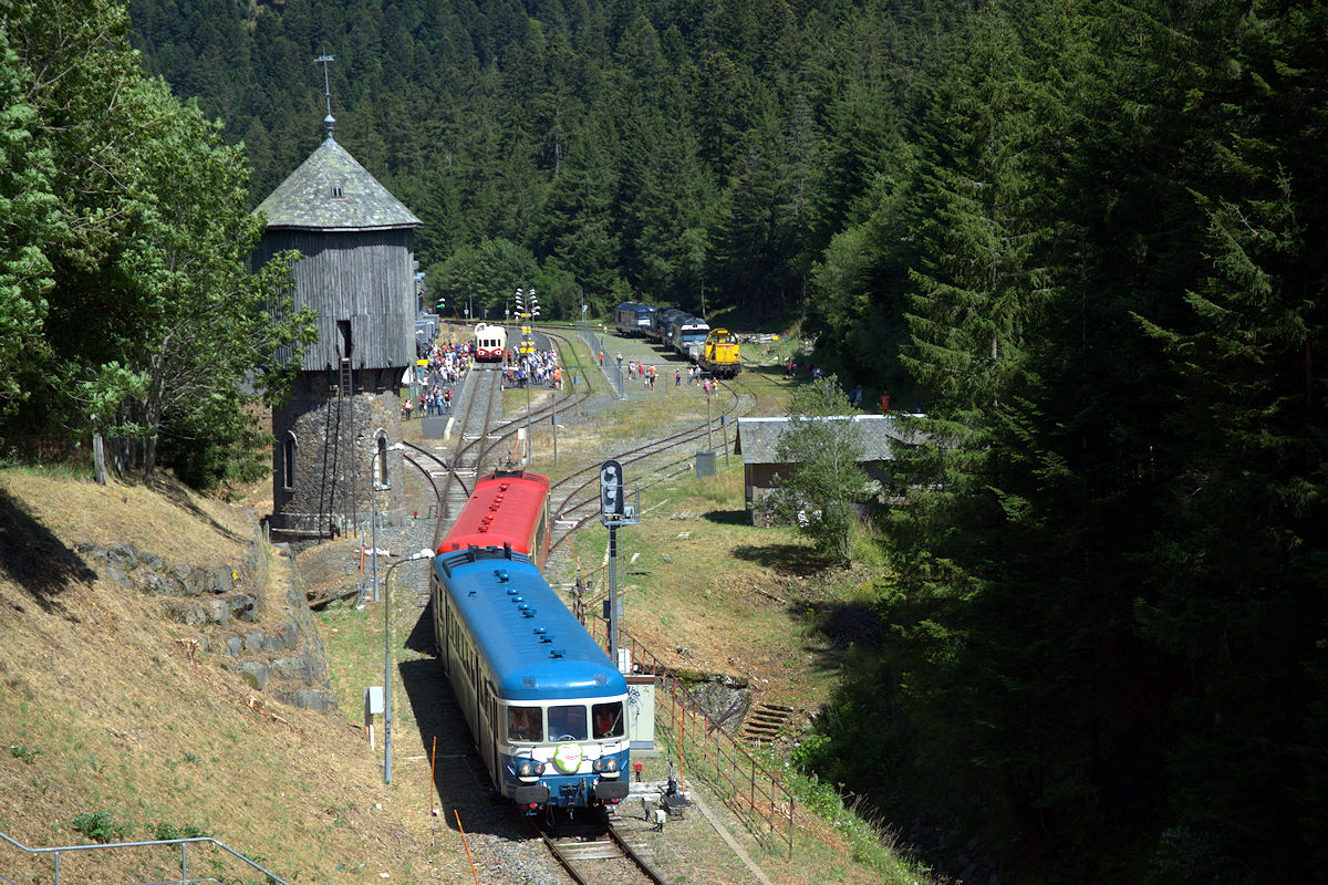 X 2907 • X 2844 AUTORAIL-LIMOUSIN