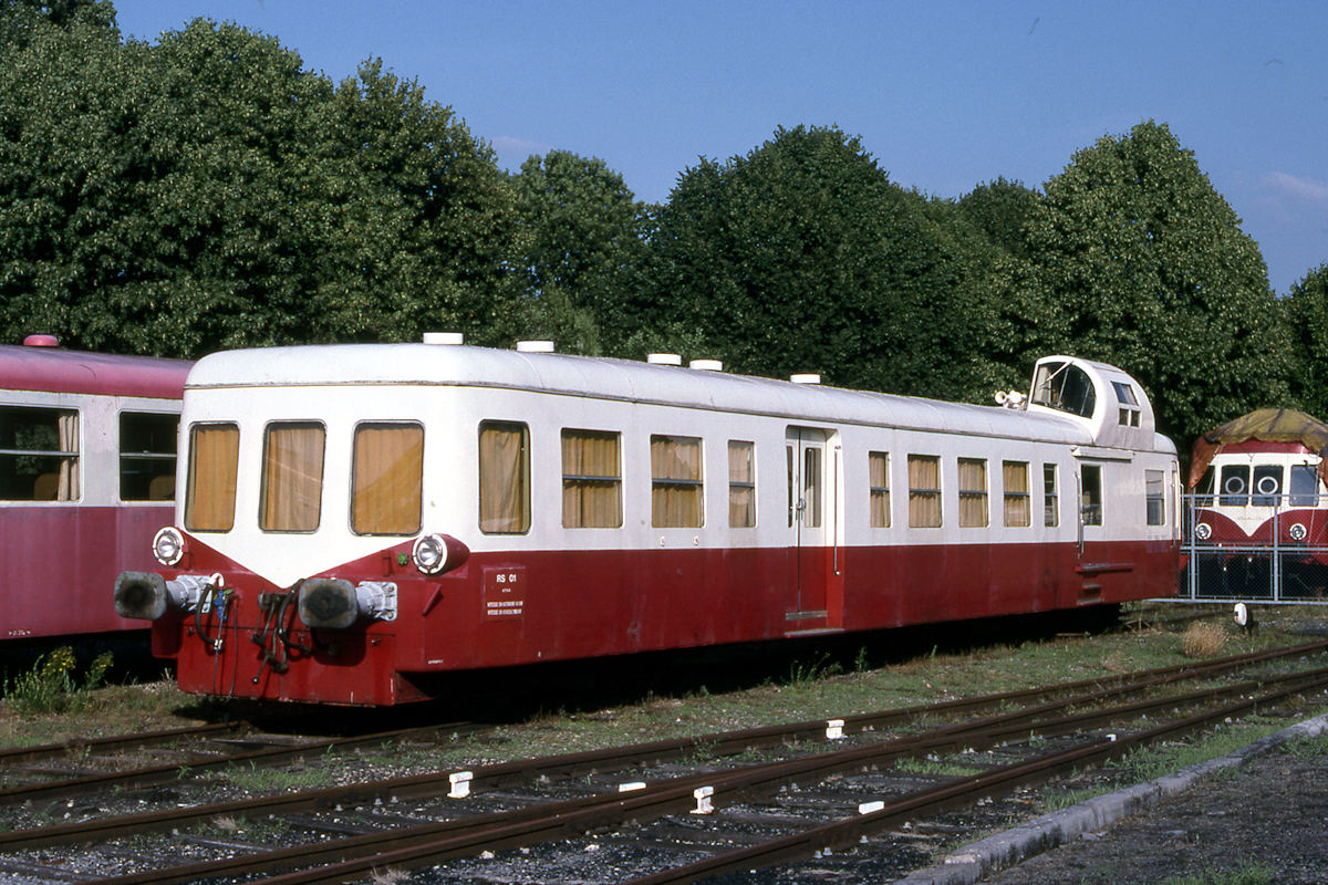 X 3838 CHEMIN DE FER TOURISTIQUE DU SUD DES ARDENNES (CFTSA)