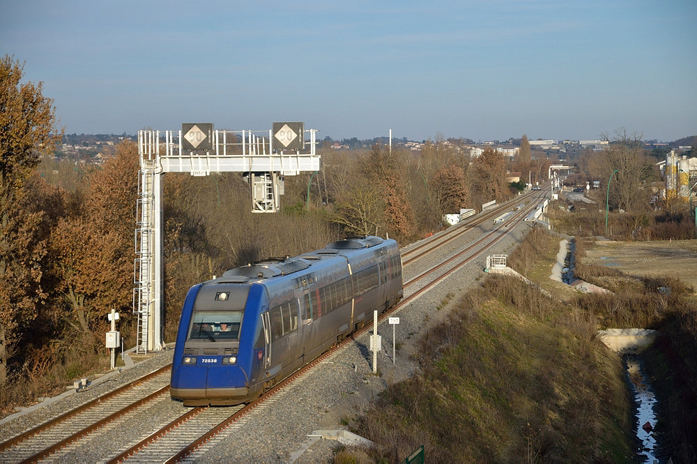 X 72538/537 MIDI-PYRÉNÉES