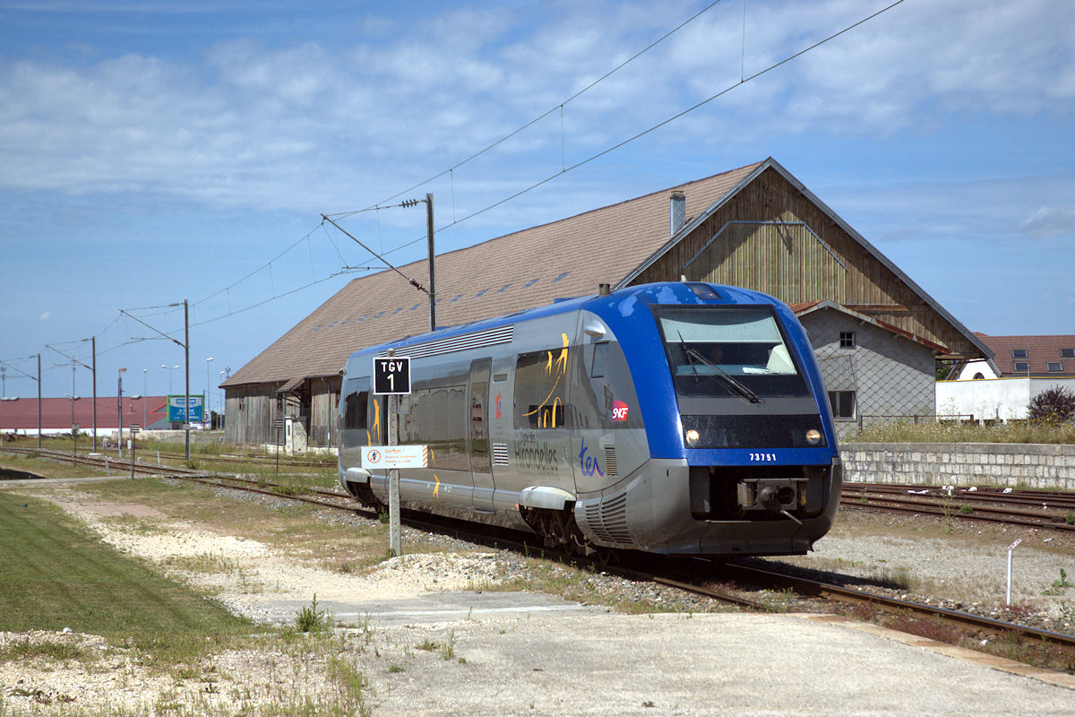 X 73751 FRANCHE-COMTÉ "LIGNE DES HIRONDELLES DÉCOUVERTE FERROVIAIRE DOLE | SAINT-CLAUDE"