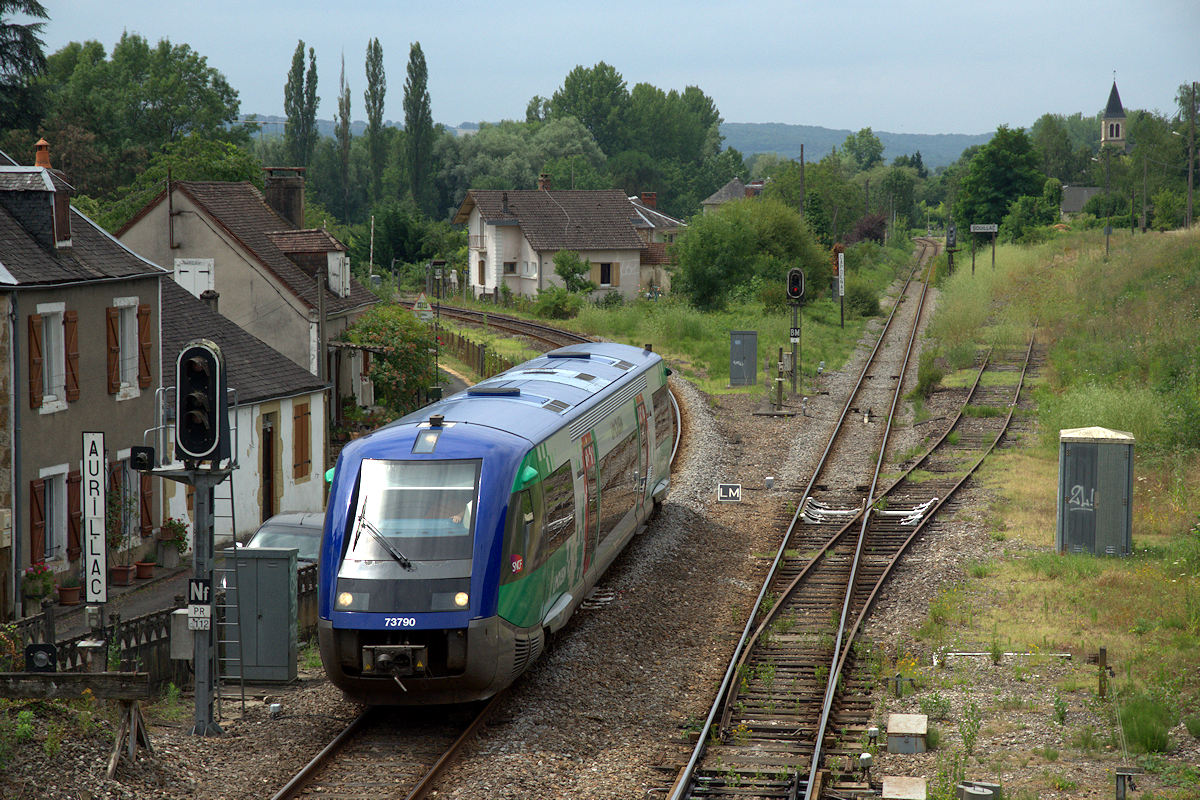 X 73790 LIMOUSIN - AURILLAC-BRIVE-LA-GAILLARDE