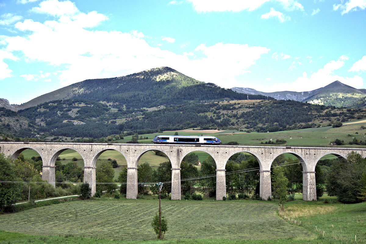 X 73500 RHÔNE-ALPES