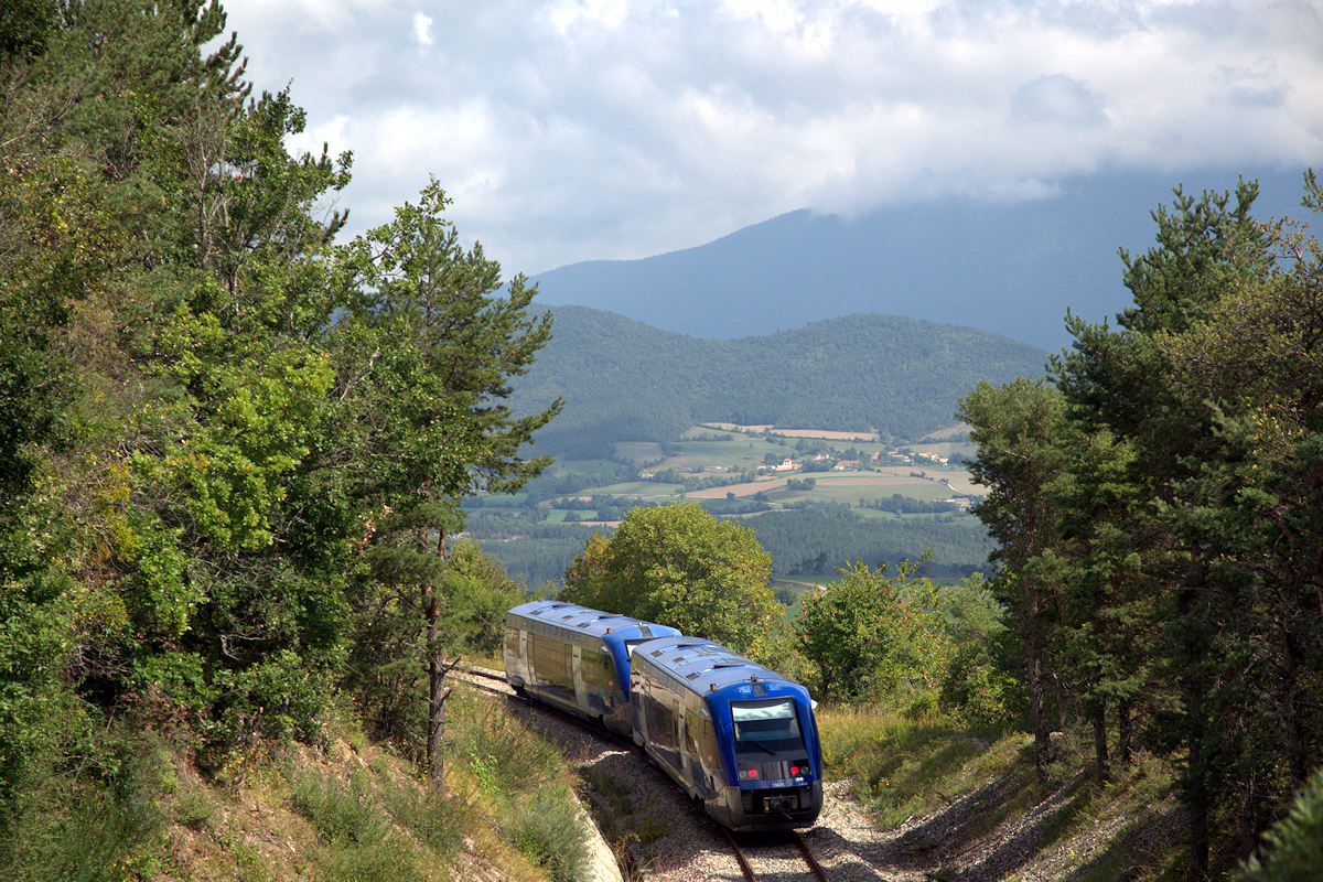 X 73670 RHÔNE-ALPES + X 73709 RHÔNE-ALPES