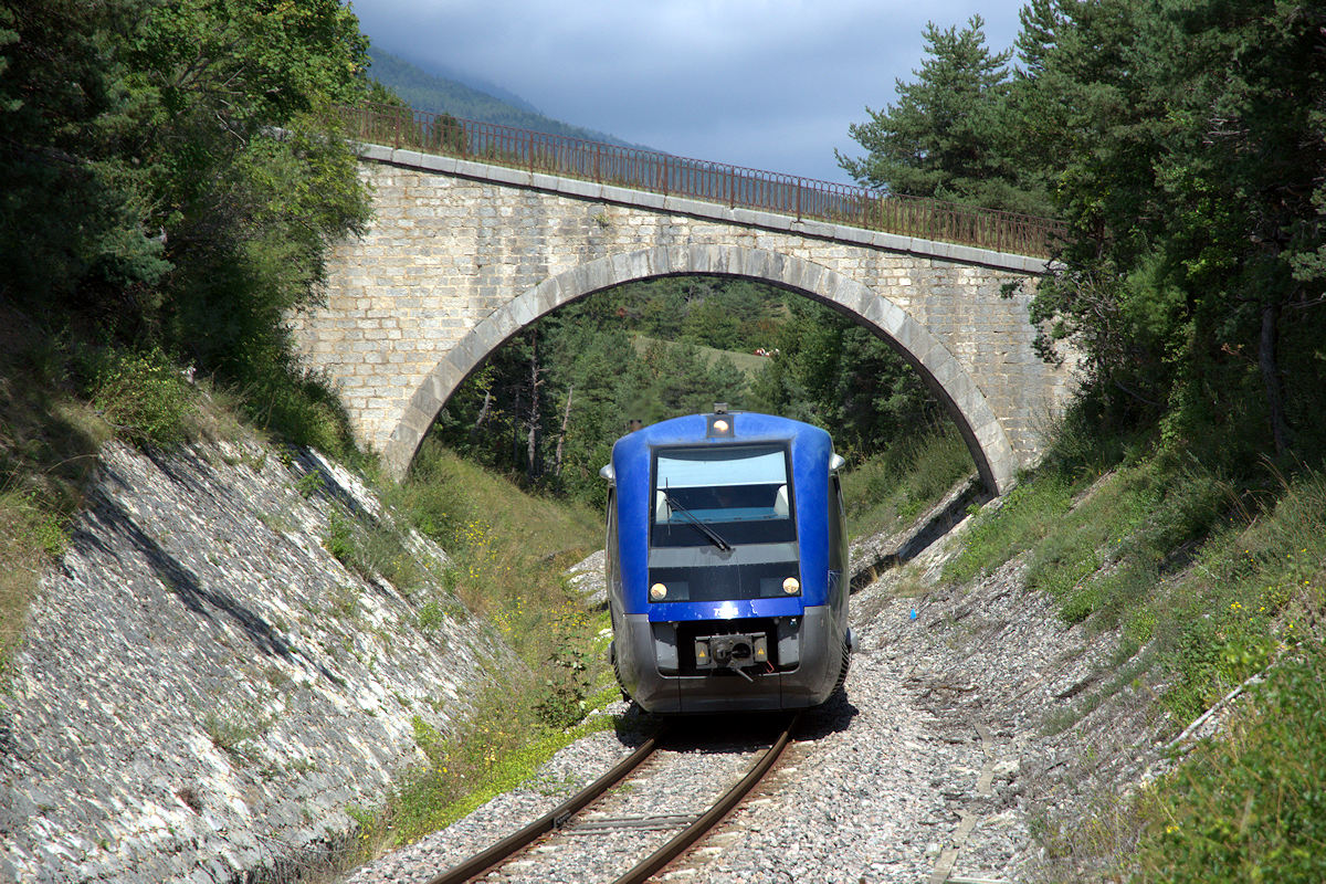 X 73500 RHÔNE-ALPES