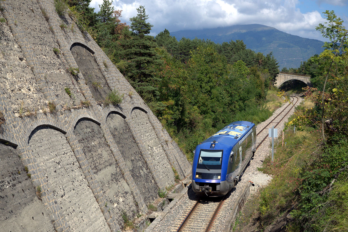 X 73616 RHÔNE-ALPES