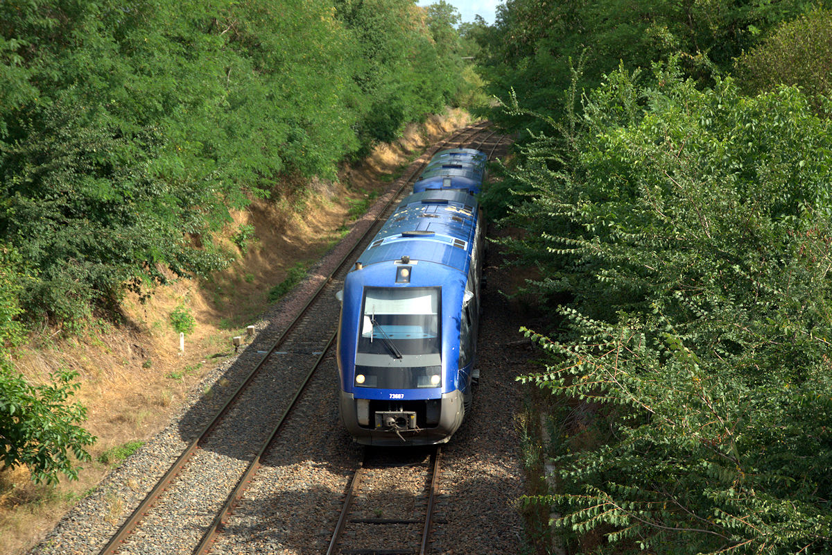 X 73607 RHÔNE-ALPES + X 73674 RHÔNE-ALPES