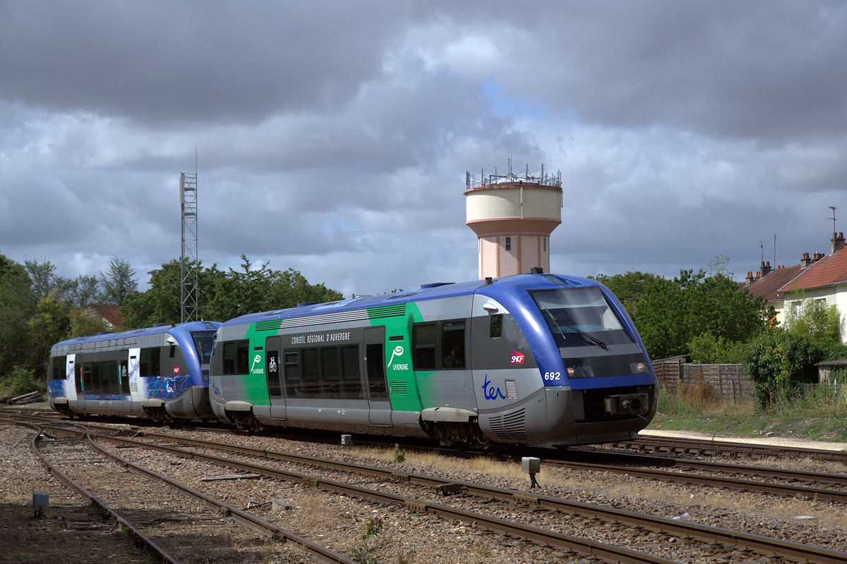 X 73692 AUVERGNE + X 73639 RHÔNE-ALPES