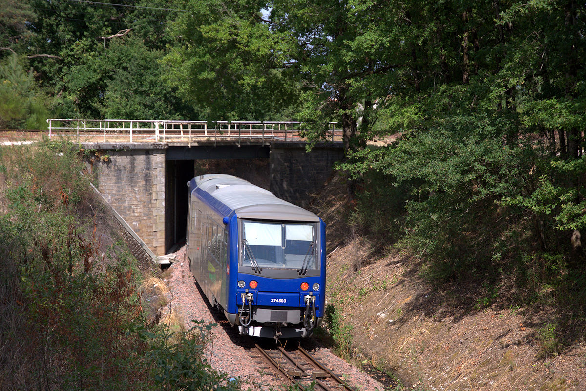 X 74503 CENTRE-VAL DE LOIRE