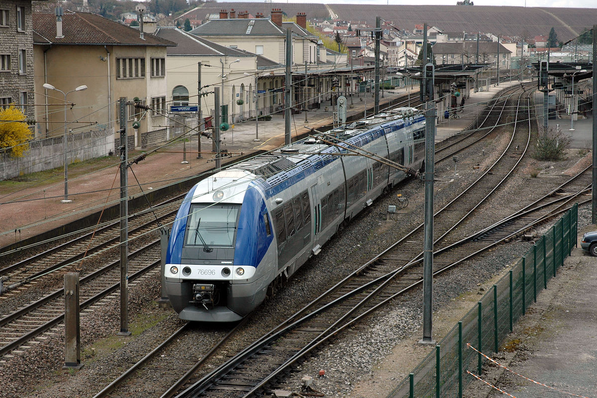 X 76696/X 76695 CHAMPAGNE-ARDENNE