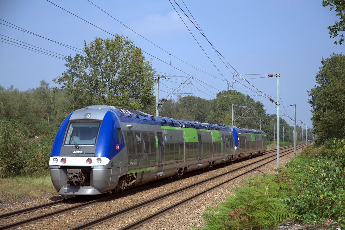 X 76513/614 PICARDIE “ L'ABBEVILLOIS ” + X 76735/736 PICARDIE “ LES 3 VALLÉES ”