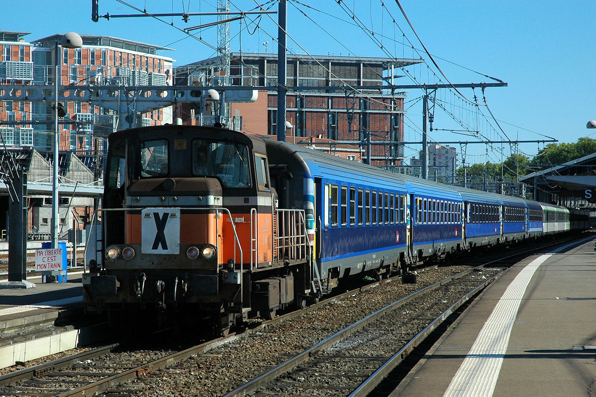 Y 8049