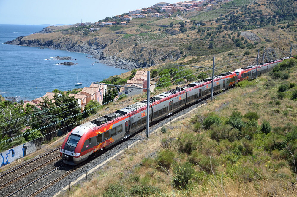 Z 27757 LANGUEDOC-ROUSSILLON + Z 27758 LANGUEDOC-ROUSSILLON