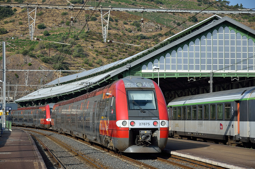 Z 27875 LANGUEDOC-ROUSSILLON + Z 27763 LANGUEDOC-ROUSSILLON