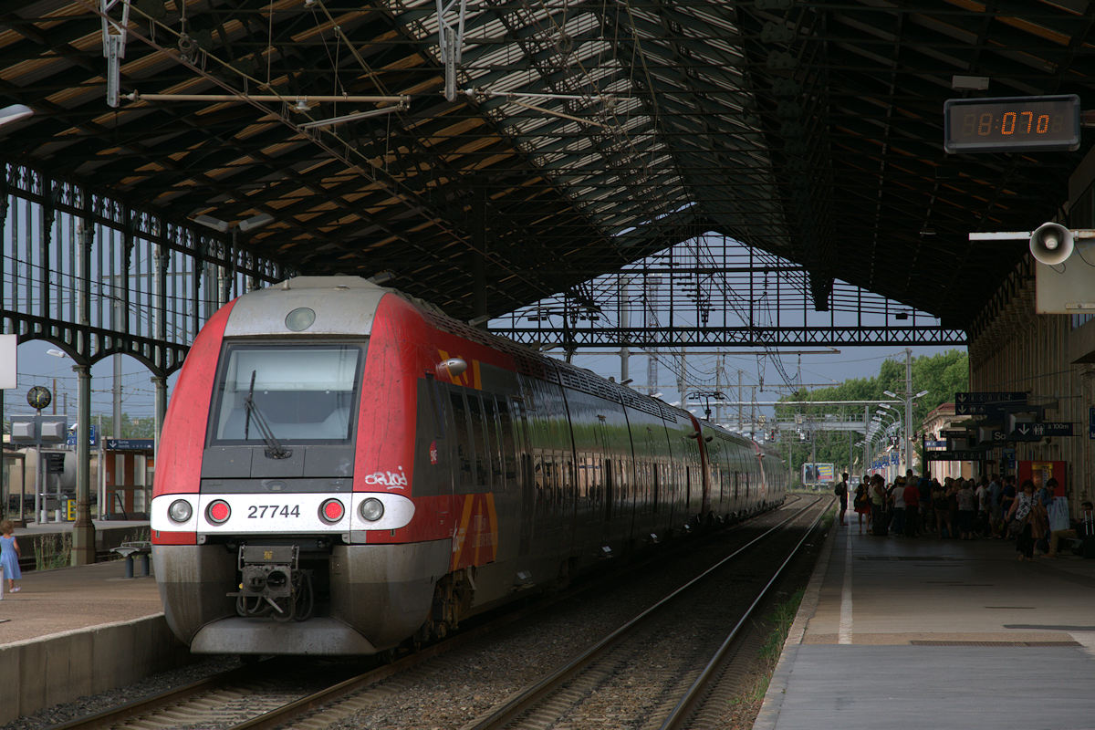 Z 27744/27743 + Z 27896/27895 + Z 27757/27758 LANGUEDOC-ROUSSILLON