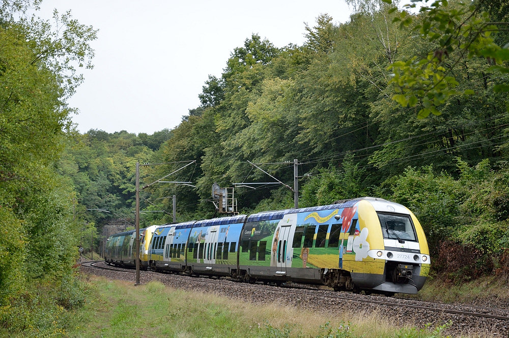 Z 27724/Z 27723 CHAMPAGNE-ARDENNE “ ÉPERNAY CAPITALE DU CHAMPAGNE ” + Z 27707/Z 27708 CHAMPAGNE-ARDENNE “ ARDENNE VOYAGER ENCHANTER ”