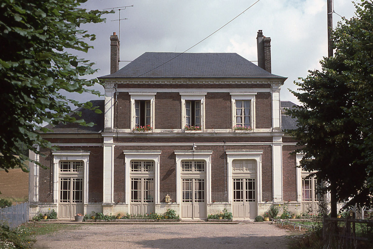 BÂTIMENT DE VOYAGEURS DE BOISSET (EURE)