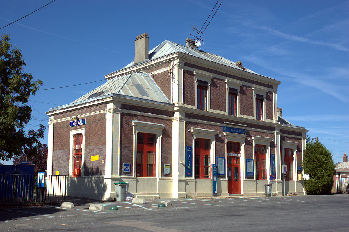 BÂTIMENT DE VOYAGEURS DE BRÉVAL