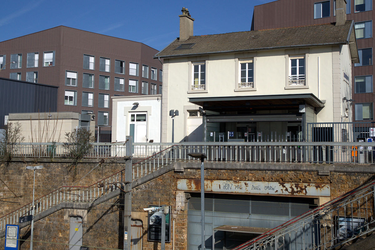 GARE DE MANTES-STATION