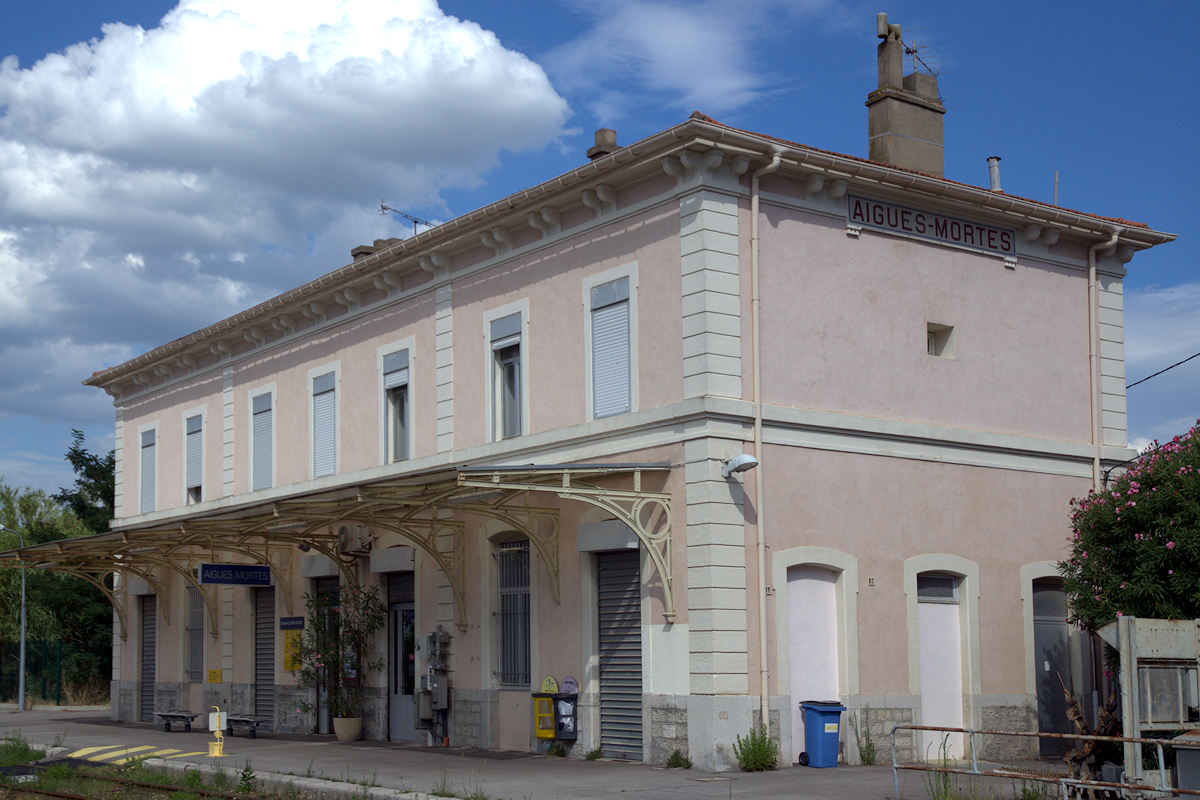 BÂTIMENT VOYAGEURS D'AIGUES-MORTES