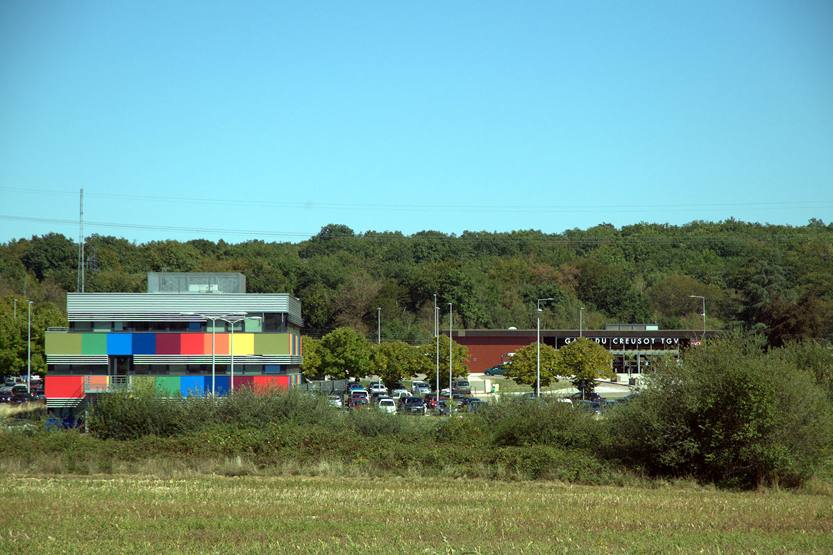 BÂTIMENT DE VOYAGEURS DU CREUSOT-MONTCEAU TGV