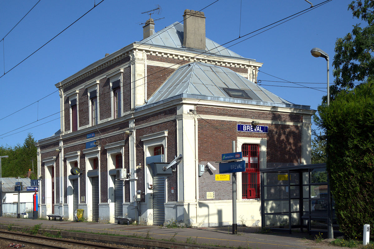 BÂTIMENT DE VOYAGEURS DE BRÉVAL