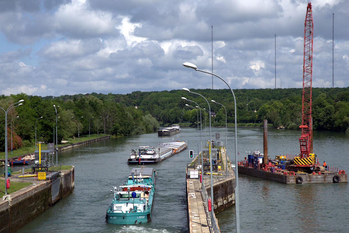 GRANDE ÉCLUSE DU BARRAGE DE NAVIGATION DE VIVES-EAUX