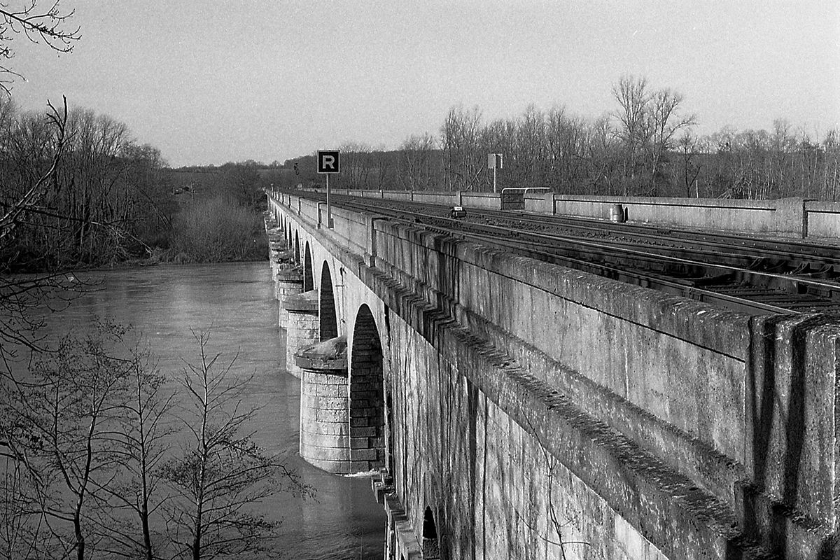 VIADUC DU GUÉTIN SUR L'ALLIER (381 M)